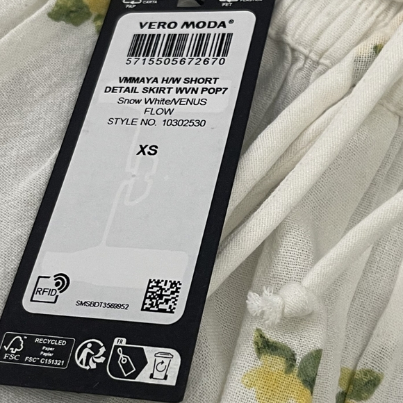 Vero Moda Maya Skirt in Snow White/Venus Flow Print New with tags - Picture 5 of 5